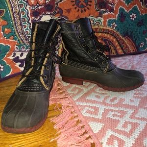 LL Bean Size 6 Bison 8” Bean Boots